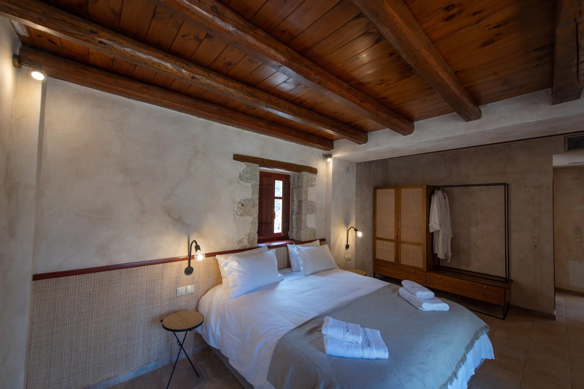 Suite with Sea View — twin bedroom with sea view at Brazzo di Maina